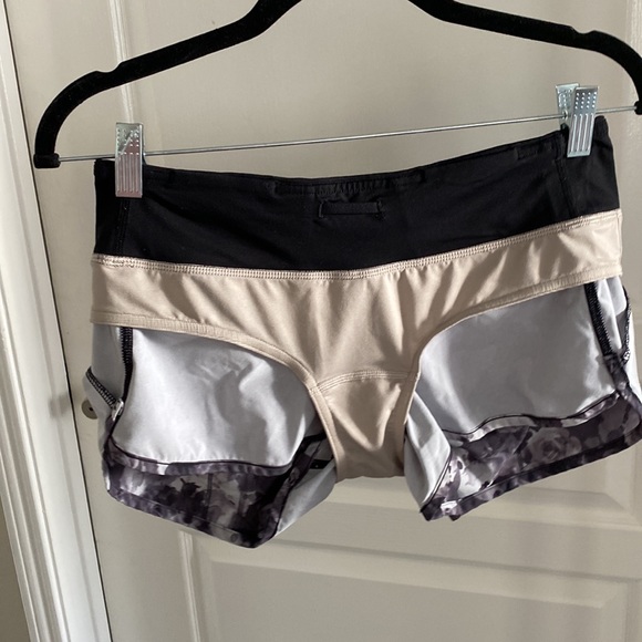 Lululemon Speed Short Mini Obscurred Black Dusty Mauve Size 4 - Picture 8 of 8